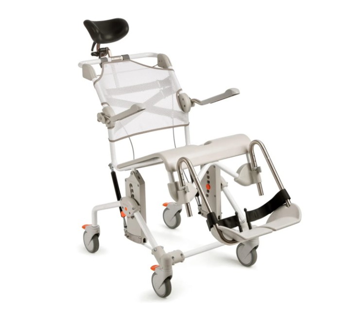 Стілець для душу та туалету Swift M tilt-2 в комплекті з тримачем піддону та піддоном.